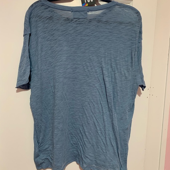 Free people blue love T-shirt size extra small, but is oversized - Picture 6 of 8
